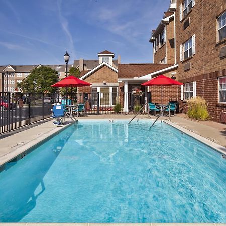 Towneplace Suites By Marriott Detroit Livonia Exterior photo
