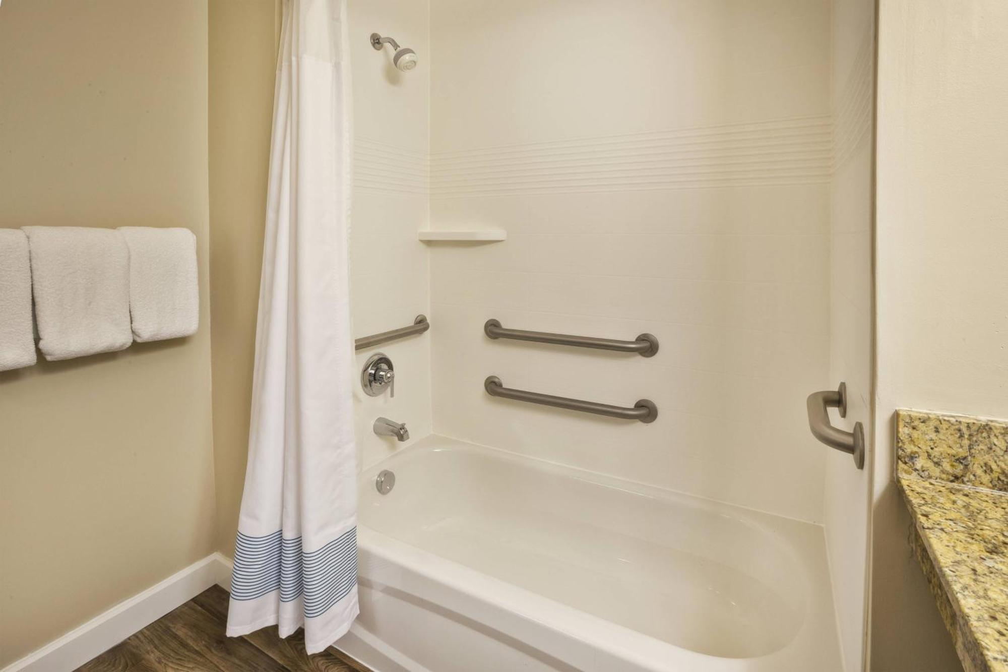 Towneplace Suites By Marriott Detroit Livonia Exterior photo