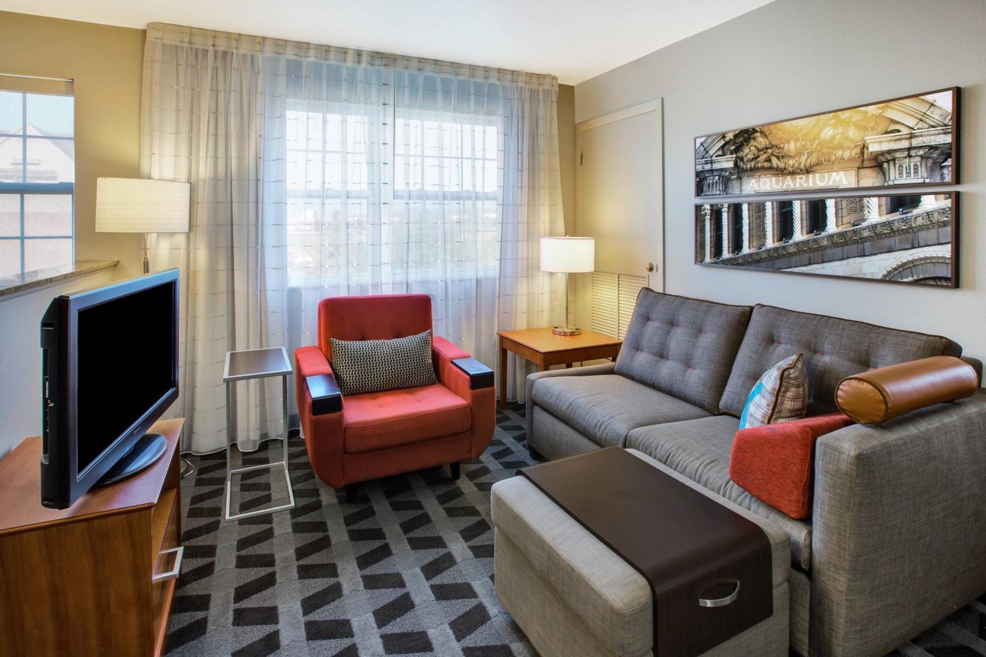 Towneplace Suites By Marriott Detroit Livonia Exterior photo