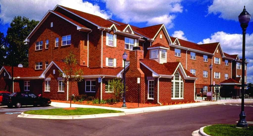 Towneplace Suites By Marriott Detroit Livonia Exterior photo